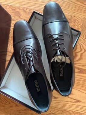 Gordon Rush Black and Burgundy Shoe Box